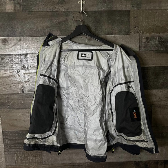 SOLD REI Talusphere Rain Jacket Womens Medium - Picture 3 of 3
